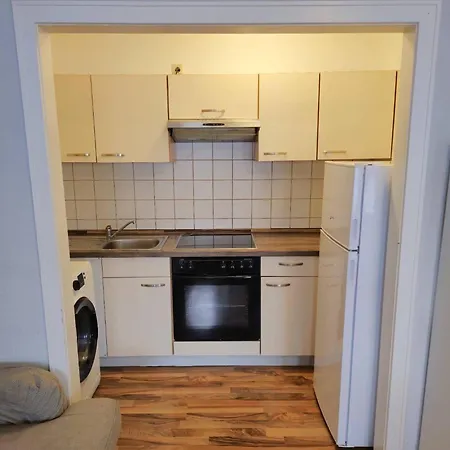 Apartman 1,5-zimmer Mit Balkon Am Hauptbahnhof Neumünster